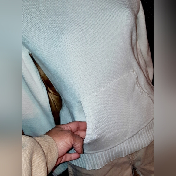 Sweater - Picture 4 of 5